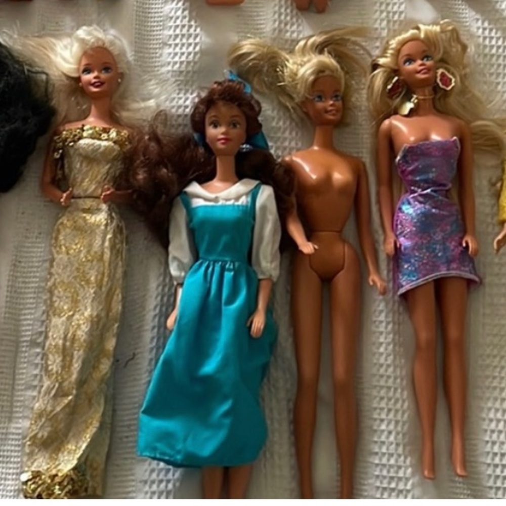 4 Barbies